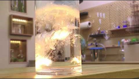 Kann Feuer unter Wasser brennen?